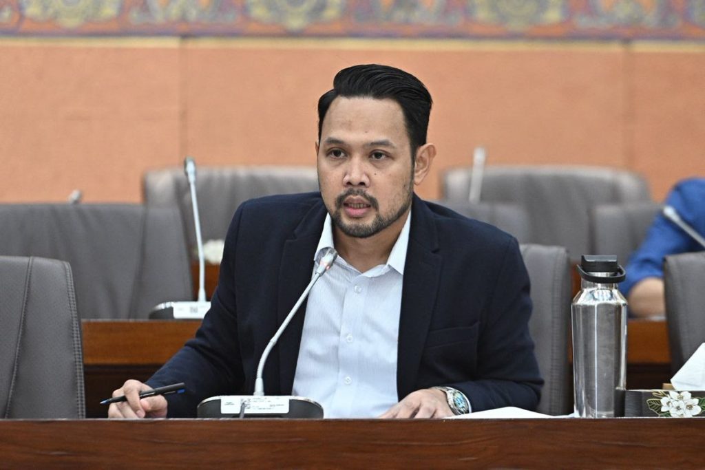 Rivqy Abdul Halim Komisi VI DPR Dukung Kereta Ternak KAI