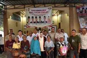 Fraksi Gerindra Salurkan Bantuan Sembako Gempa NTT