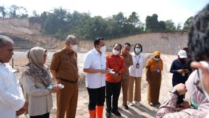 Cegah Kebakaran TPA, Wamen LH Dorong Pembasahan Sampah di Samarinda