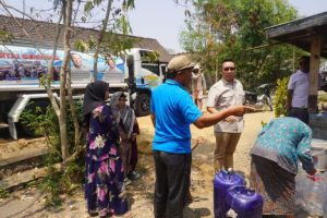 Bantuan Air Bersih Di Tuban