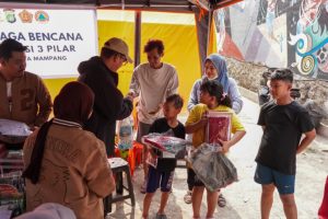 Bantuan Alat Sekolah Korban Kebakaran